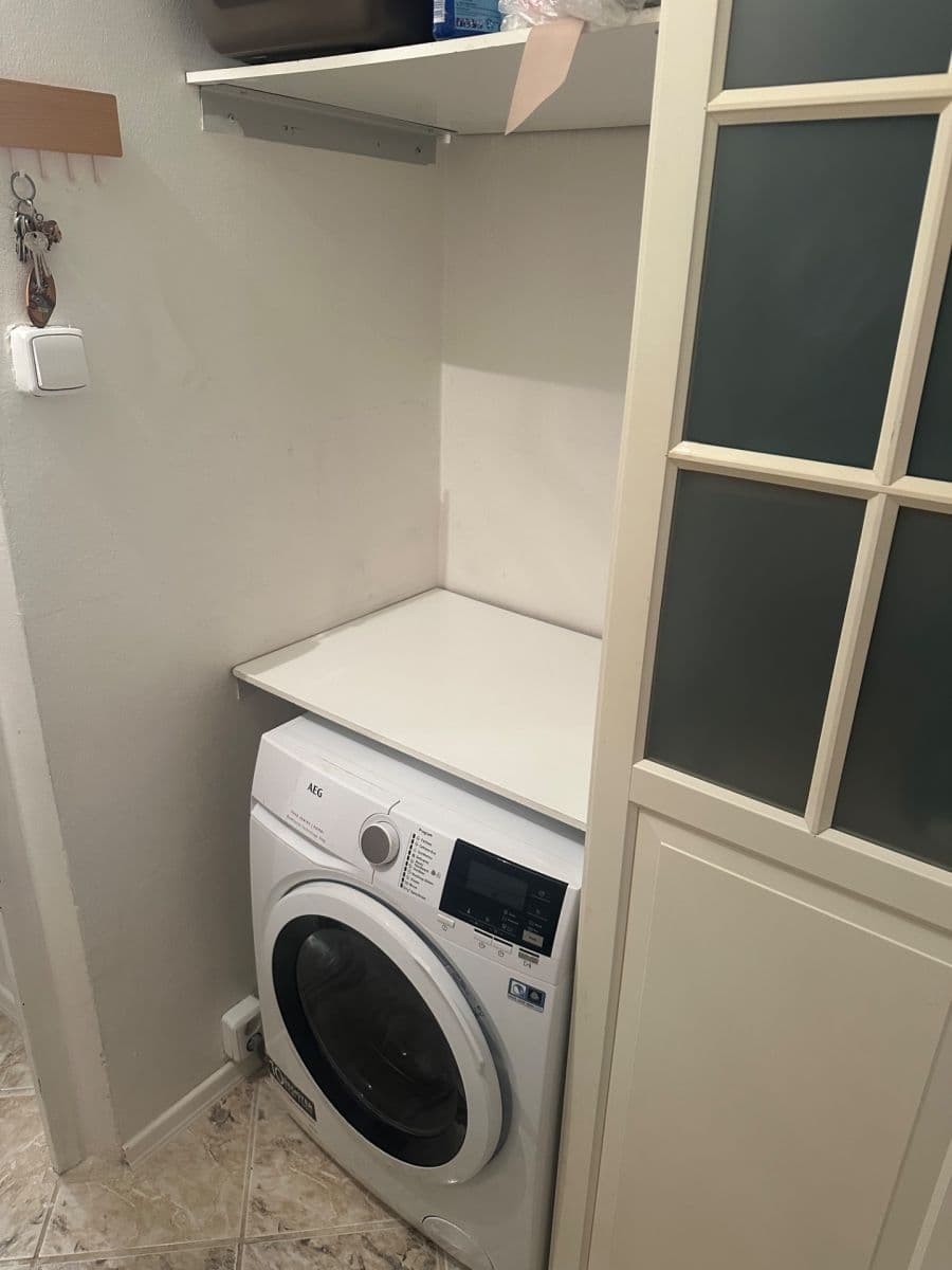 Prenájom bytu 1-izbový 27 m², Jabloňová, Praha, Praha Prenájom bytu 1-izbový 27 m², Jabloňová, Praha, Praha
