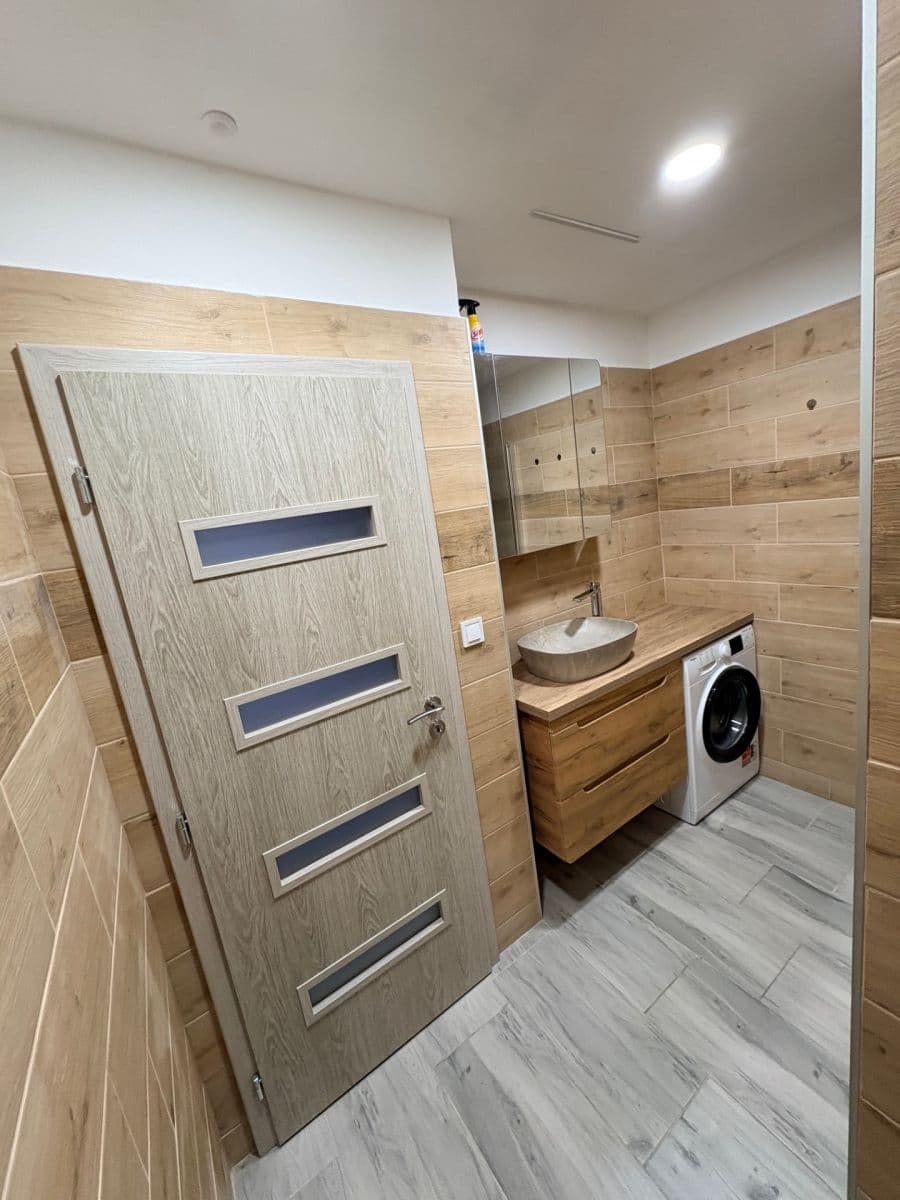 Prenájom bytu 1-izbový 40 m², Na Borku, Jirkov, Ústecký kraj Prenájom bytu 1-izbový 40 m², Na Borku, Jirkov, Ústecký kraj