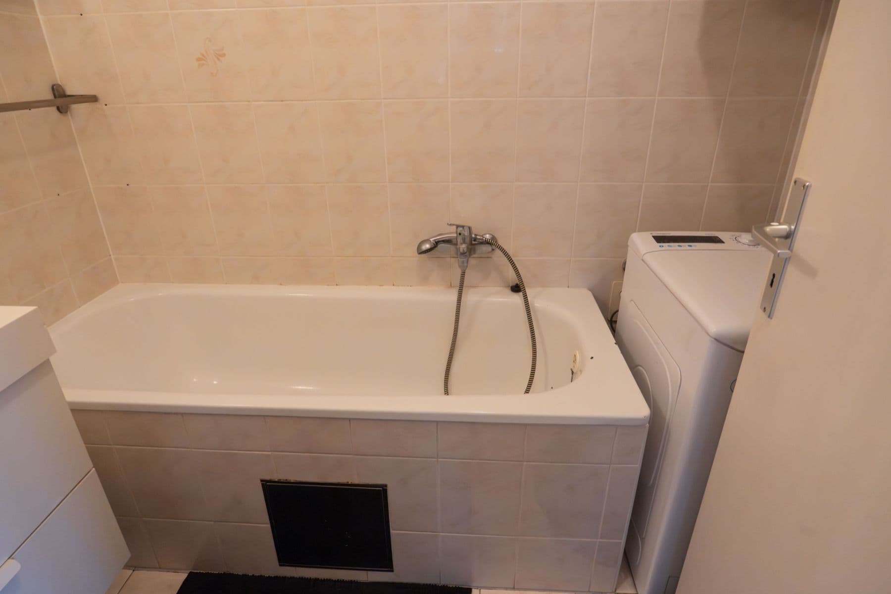 Prenájom bytu 3-izbový 80 m², Kloboukova, Praha, Praha Prenájom bytu 3-izbový 80 m², Kloboukova, Praha, Praha