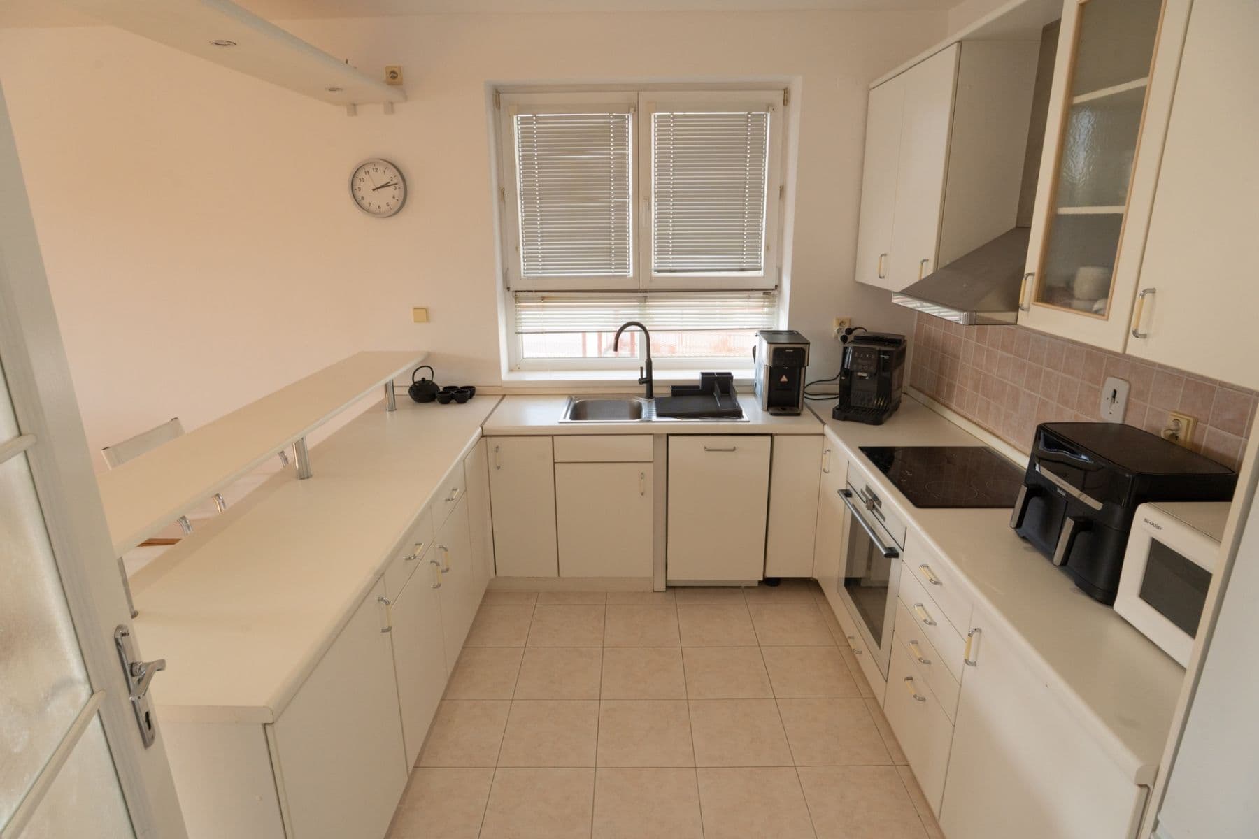 Prenájom bytu 3-izbový 80 m², Kloboukova, Praha, Praha Prenájom bytu 3-izbový 80 m², Kloboukova, Praha, Praha