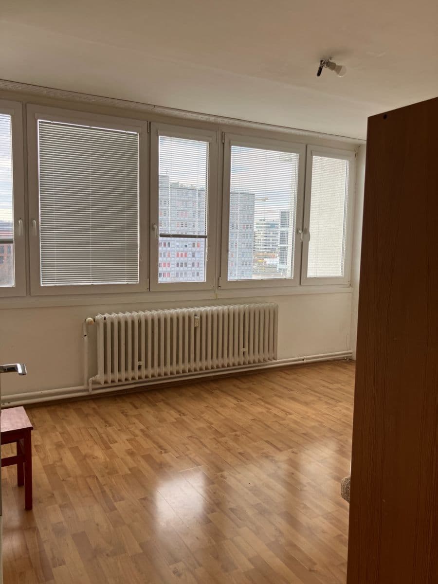 Prenájom bytu 1-izbový 30 m², Nekvasilova, Praha, Praha Prenájom bytu 1-izbový 30 m², Nekvasilova, Praha, Praha