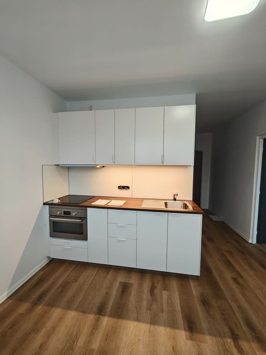 Prenájom bytu 1-izbový 36 m², Studentská, Jirkov, Ústecký kraj Prenájom bytu 1-izbový 36 m², Studentská, Jirkov, Ústecký kraj