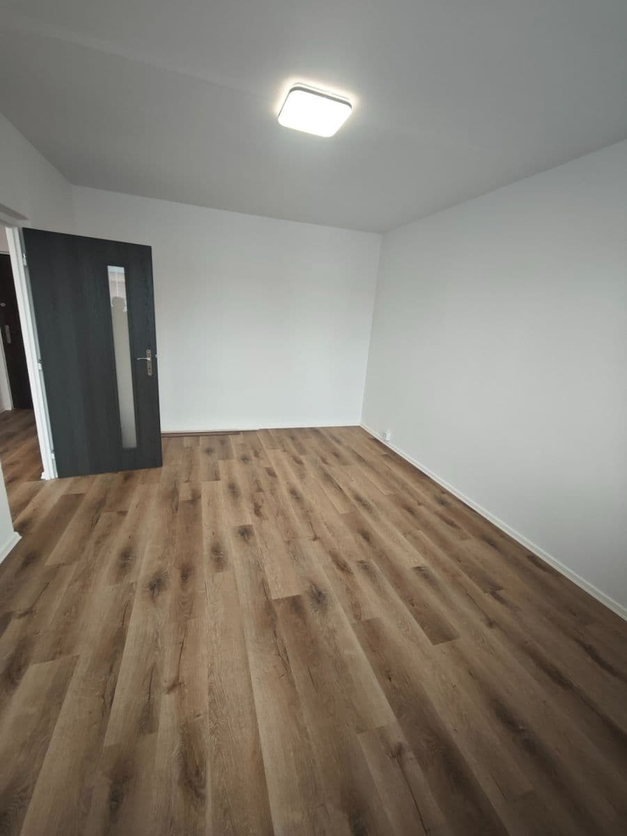 Prenájom bytu 1-izbový 36 m², Studentská, Jirkov, Ústecký kraj Prenájom bytu 1-izbový 36 m², Studentská, Jirkov, Ústecký kraj