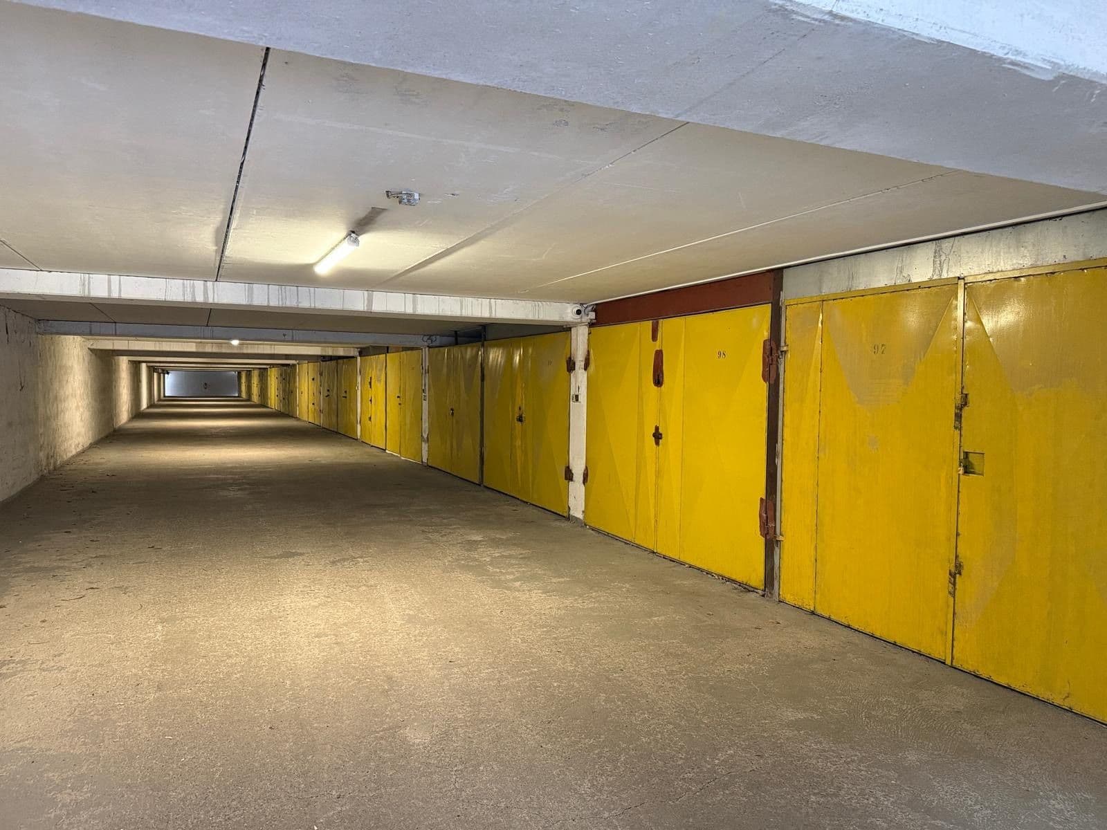 Prenájom garáže 18 m², Manželů Dostálových, Praha, Praha Prenájom garáže 18 m², Manželů Dostálových, Praha, Praha