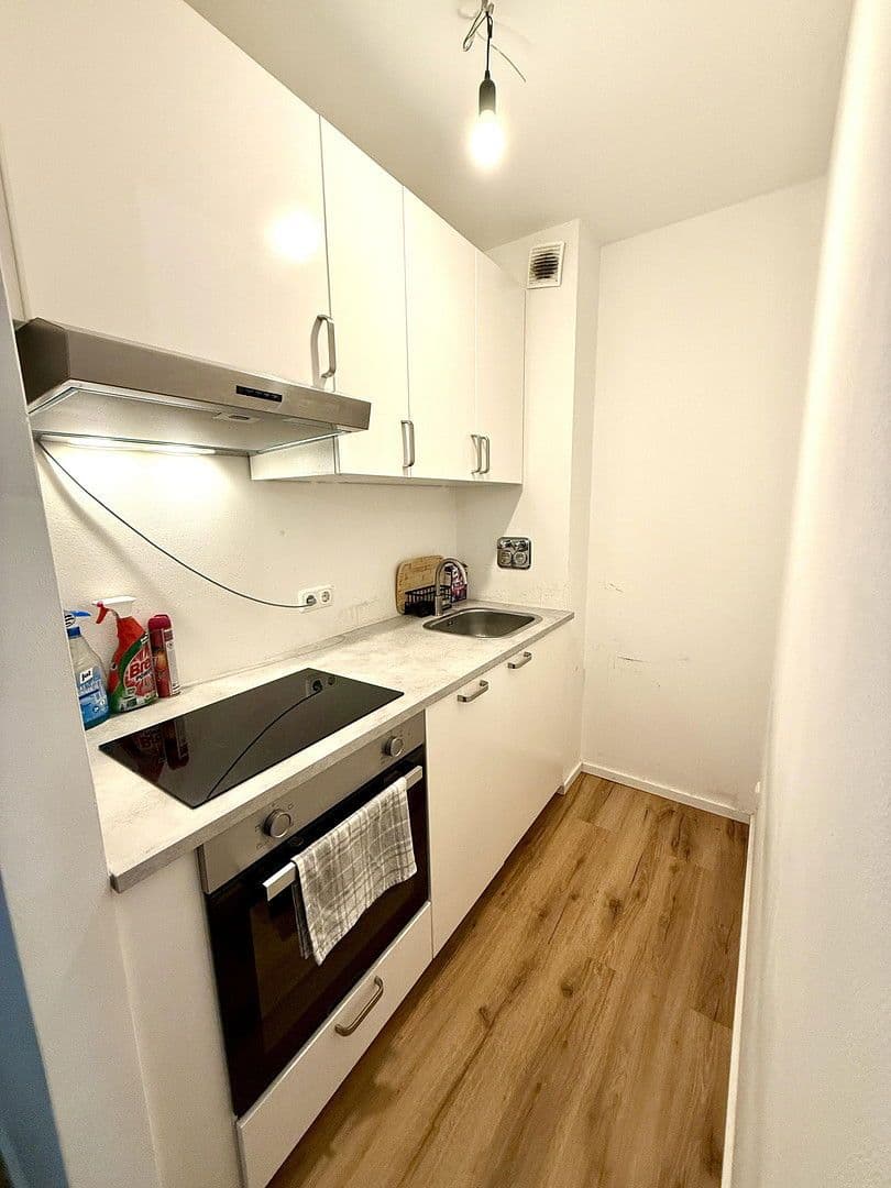 Prenájom bytu 1-izbový 37 m², Friedrichshafenerstrasse 12, München, Bavorsko Prenájom bytu 1-izbový 37 m², Friedrichshafenerstrasse 12, München, Bavorsko