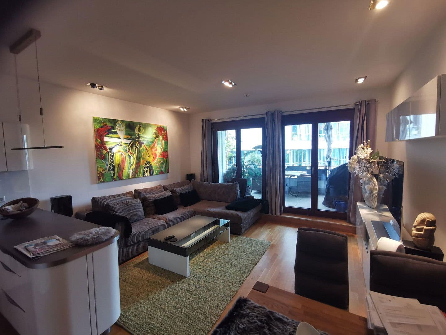 Prenájom bytu 3-izbový 80 m², Kommandantenstr. 72, Berlin, Berlín Prenájom bytu 3-izbový 80 m², Kommandantenstr. 72, Berlin, Berlín