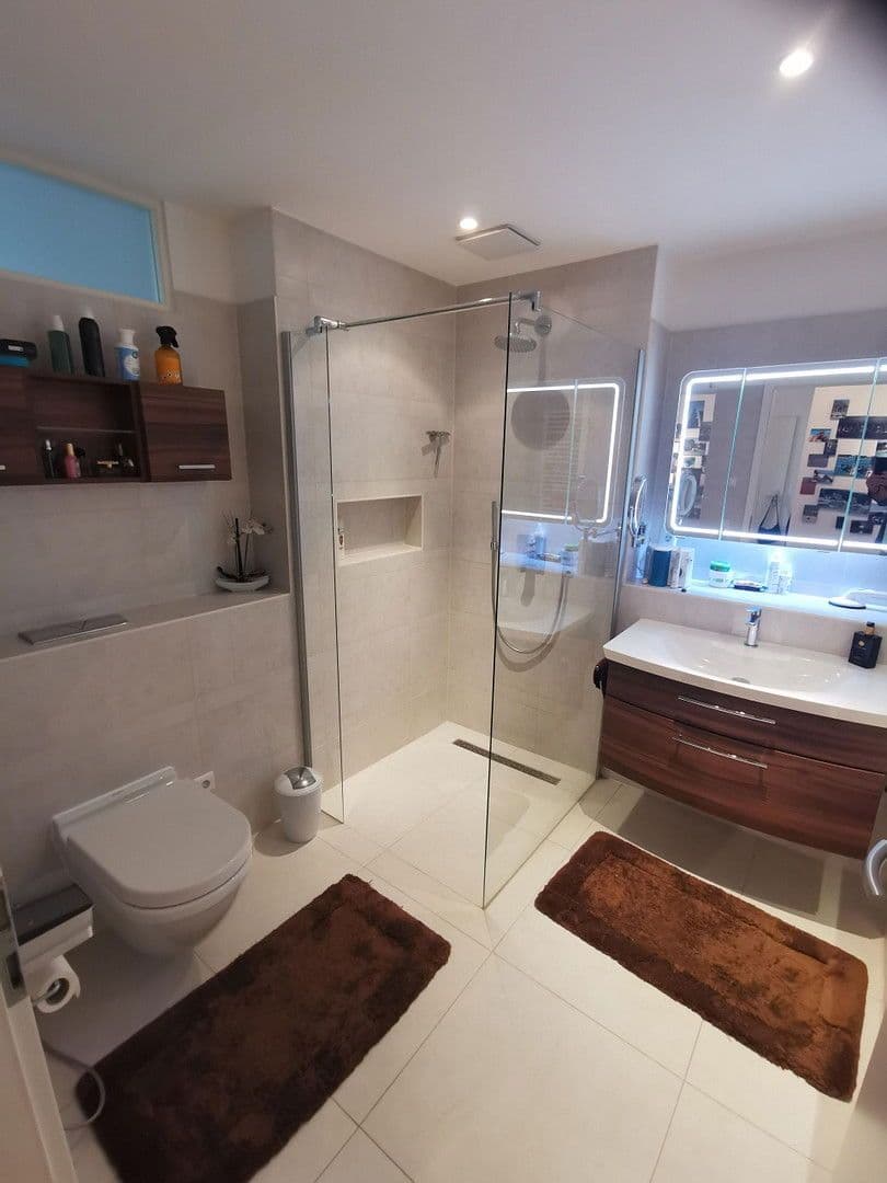 Prenájom bytu 3-izbový 80 m², Kommandantenstr. 72, Berlin, Berlín Prenájom bytu 3-izbový 80 m², Kommandantenstr. 72, Berlin, Berlín