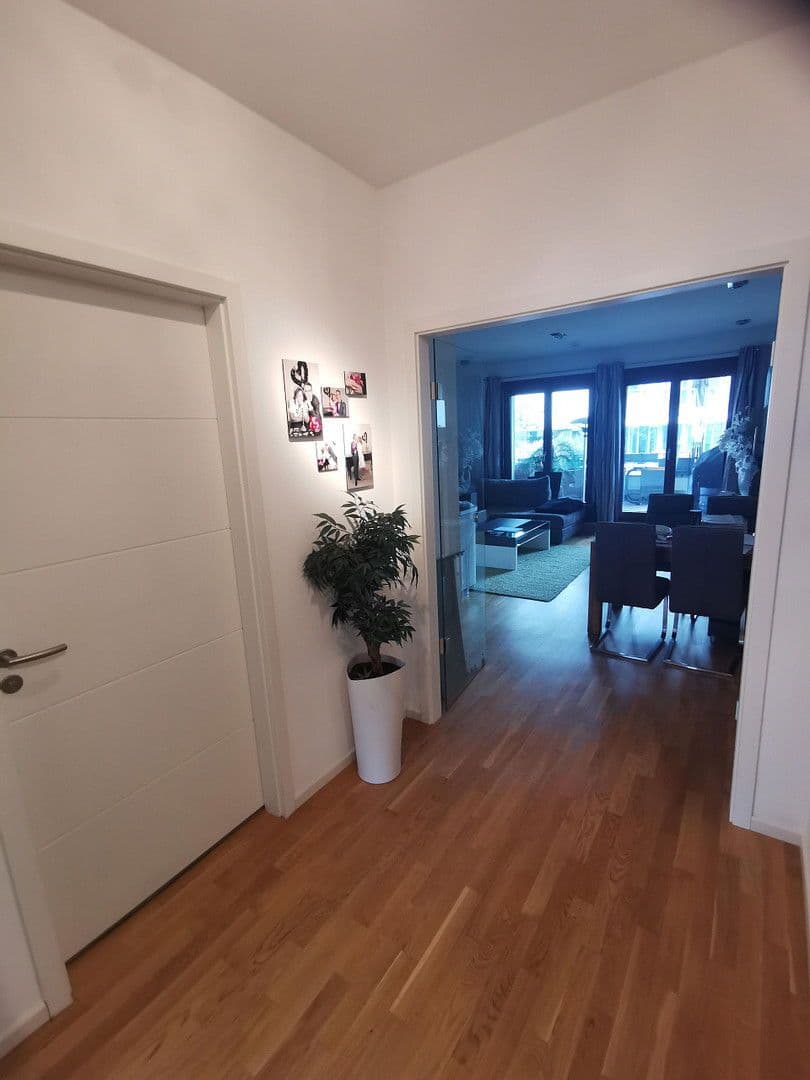 Prenájom bytu 3-izbový 80 m², Kommandantenstr. 72, Berlin, Berlín Prenájom bytu 3-izbový 80 m², Kommandantenstr. 72, Berlin, Berlín