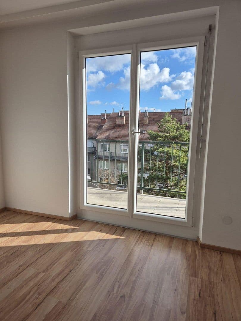 Prenájom bytu 3-izbový 70 m², Schwechat, Dolné Rakúsko Prenájom bytu 3-izbový 70 m², Schwechat, Dolné Rakúsko