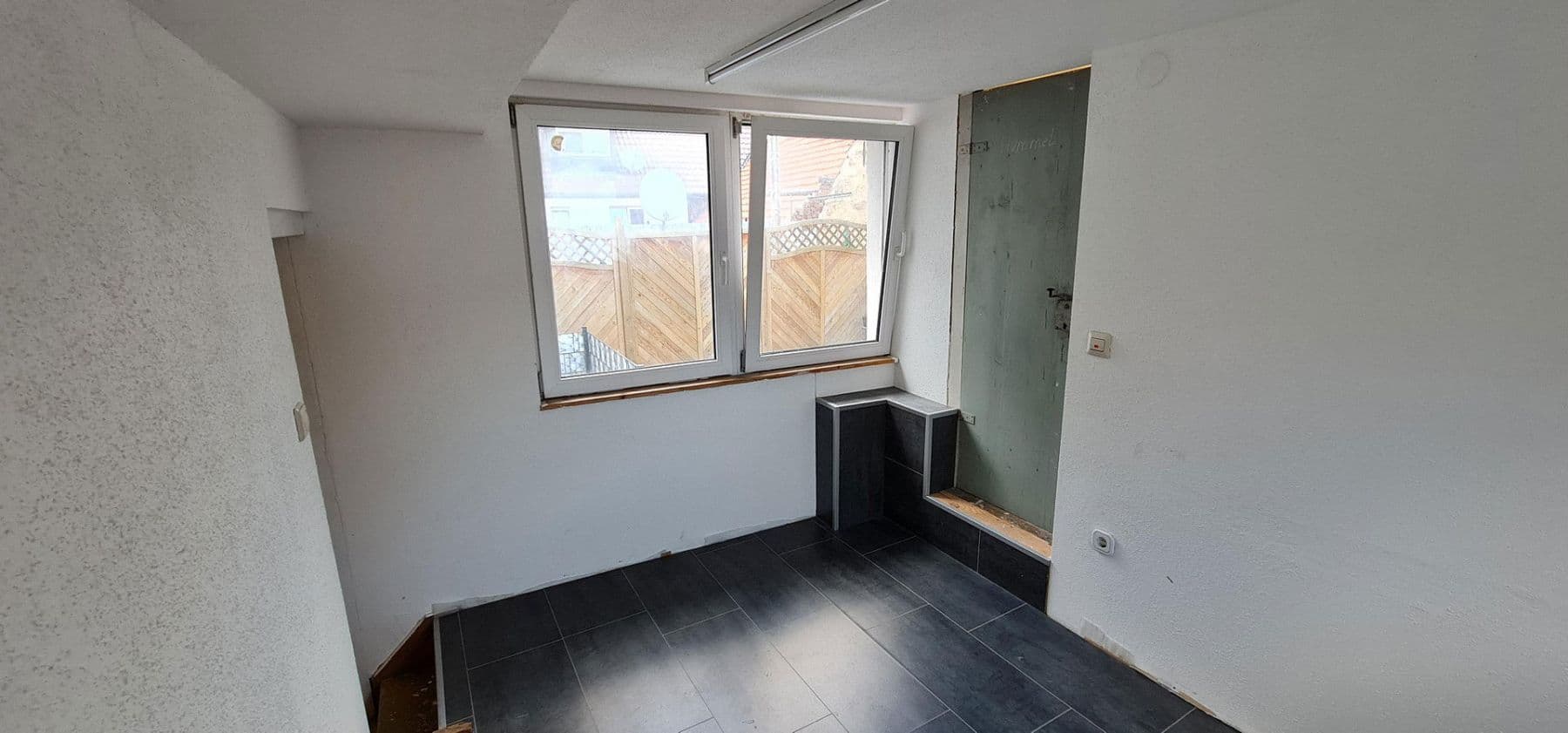 Prenájom bytu 2-izbový 75 m², Raiffeisenstraße 32, Schwaigern, Bádensko-Wurttembersko Prenájom bytu 2-izbový 75 m², Raiffeisenstraße 32, Schwaigern, Bádensko-Wurttembersko