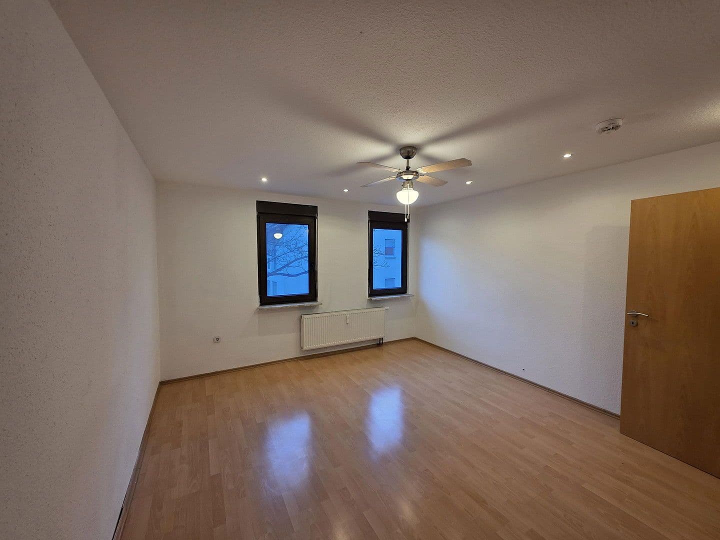 Prenájom bytu 2-izbový 75 m², Raiffeisenstraße 32, Schwaigern, Bádensko-Wurttembersko Prenájom bytu 2-izbový 75 m², Raiffeisenstraße 32, Schwaigern, Bádensko-Wurttembersko