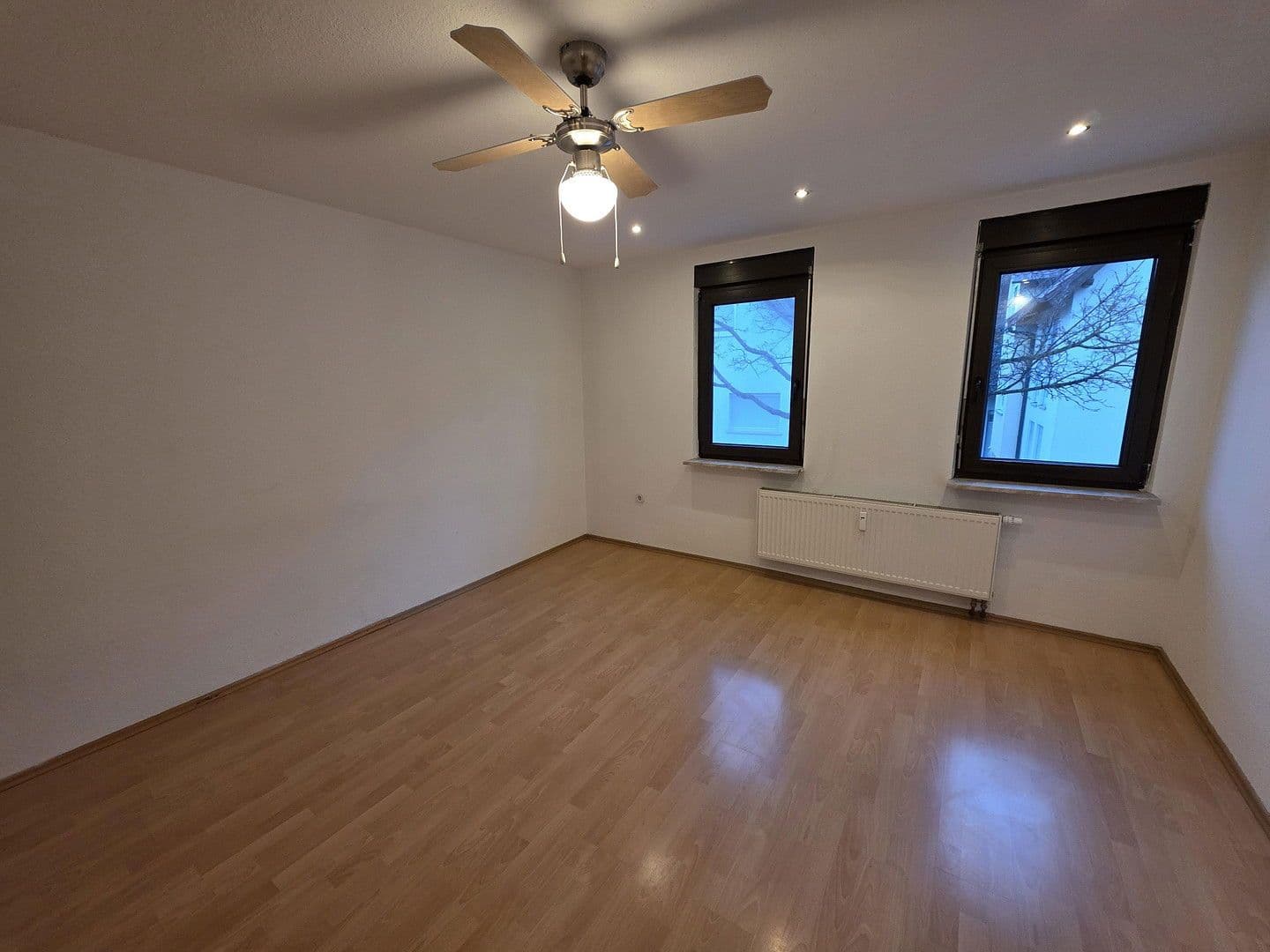 Prenájom bytu 2-izbový 75 m², Raiffeisenstraße 32, Schwaigern, Bádensko-Wurttembersko Prenájom bytu 2-izbový 75 m², Raiffeisenstraße 32, Schwaigern, Bádensko-Wurttembersko