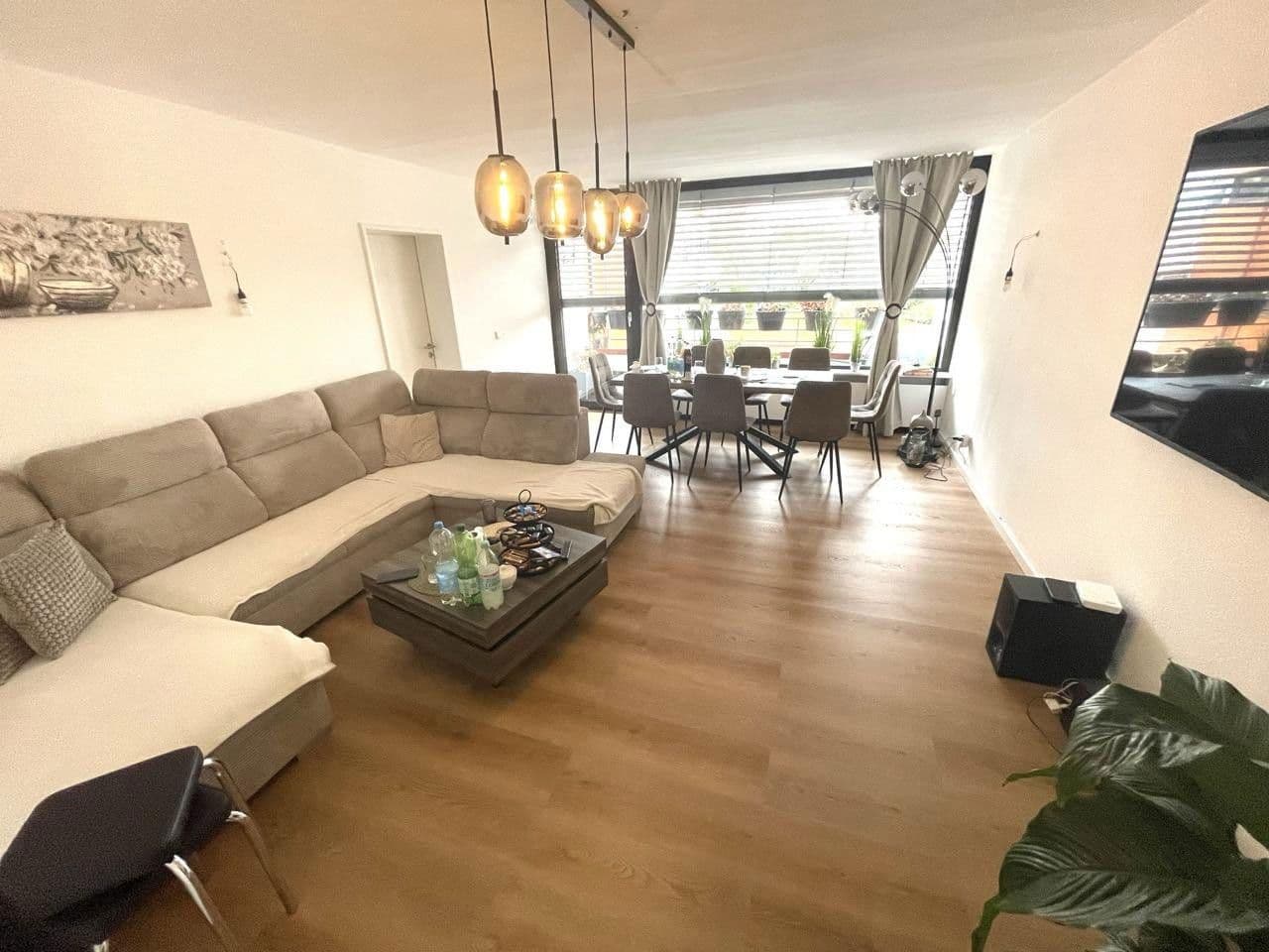 Predaj bytu 4-izbový 100 m², Erich-Ollenhauer-Straße, Düsseldorf, Severné Porýnie - Westfálsko Predaj bytu 4-izbový 100 m², Erich-Ollenhauer-Straße, Düsseldorf, Severné Porýnie - Westfálsko