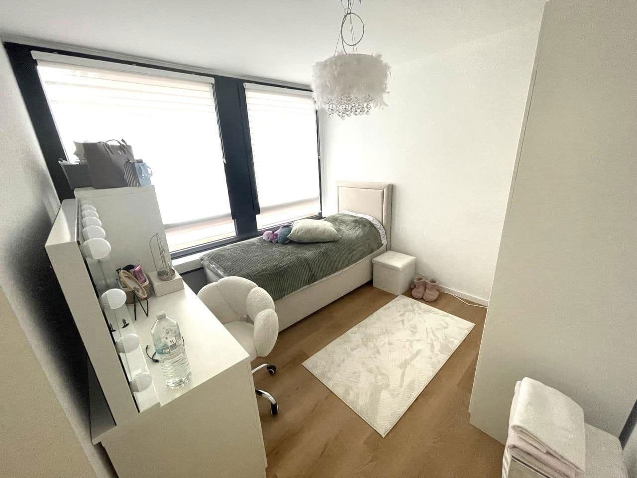 Predaj bytu 4-izbový 100 m², Erich-Ollenhauer-Straße, Düsseldorf, Severné Porýnie - Westfálsko Predaj bytu 4-izbový 100 m², Erich-Ollenhauer-Straße, Düsseldorf, Severné Porýnie - Westfálsko