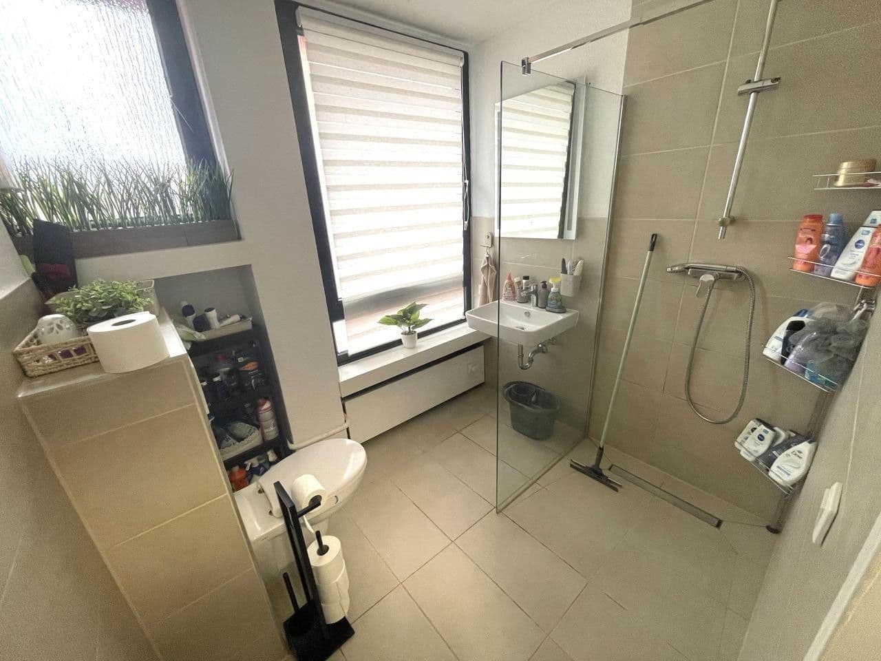 Predaj bytu 4-izbový 100 m², Erich-Ollenhauer-Straße, Düsseldorf, Severné Porýnie - Westfálsko Predaj bytu 4-izbový 100 m², Erich-Ollenhauer-Straße, Düsseldorf, Severné Porýnie - Westfálsko