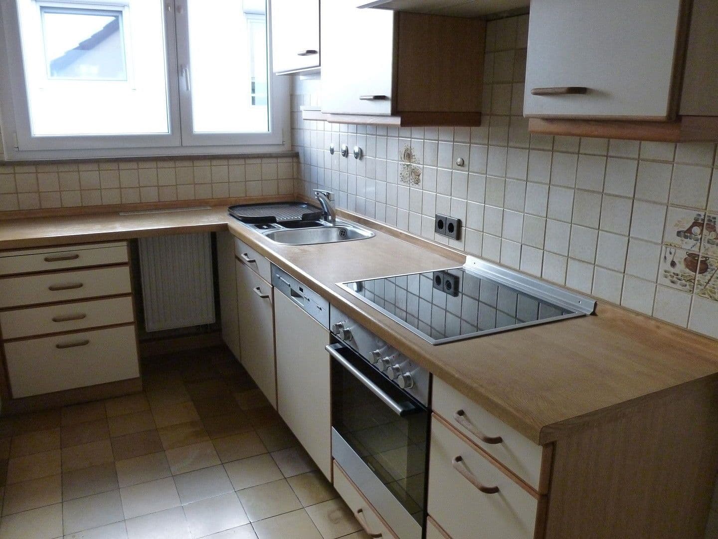 Predaj domu 246 m², pozemek 442 m², Esslingen am Neckar, Bádensko-Wurttembersko Predaj domu 246 m², pozemek 442 m², Esslingen am Neckar, Bádensko-Wurttembersko