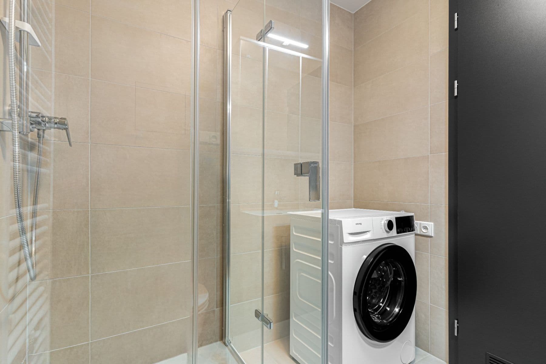 Prenájom bytu 1-izbový 33 m², Fafkových, Praha, Praha Prenájom bytu 1-izbový 33 m², Fafkových, Praha, Praha