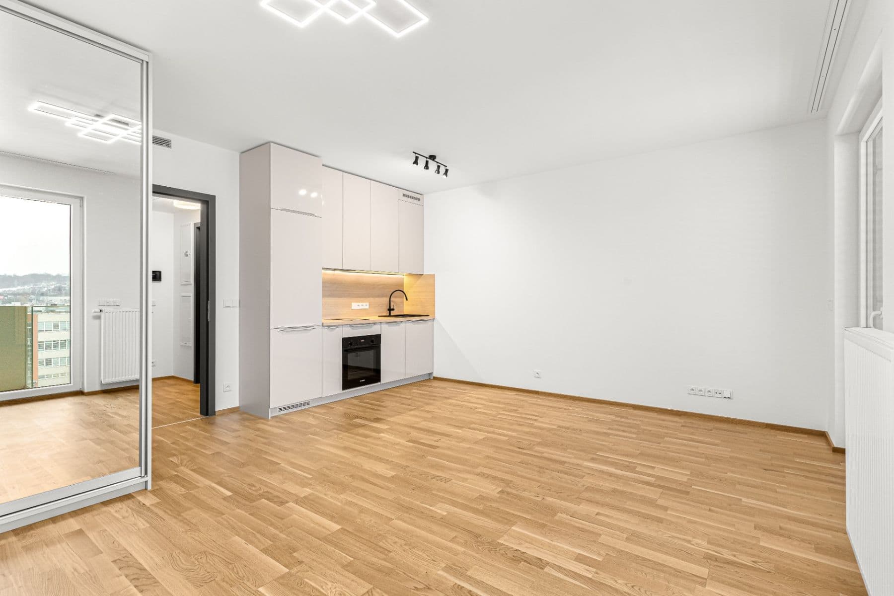 Prenájom bytu 1-izbový 33 m², Fafkových, Praha, Praha Prenájom bytu 1-izbový 33 m², Fafkových, Praha, Praha