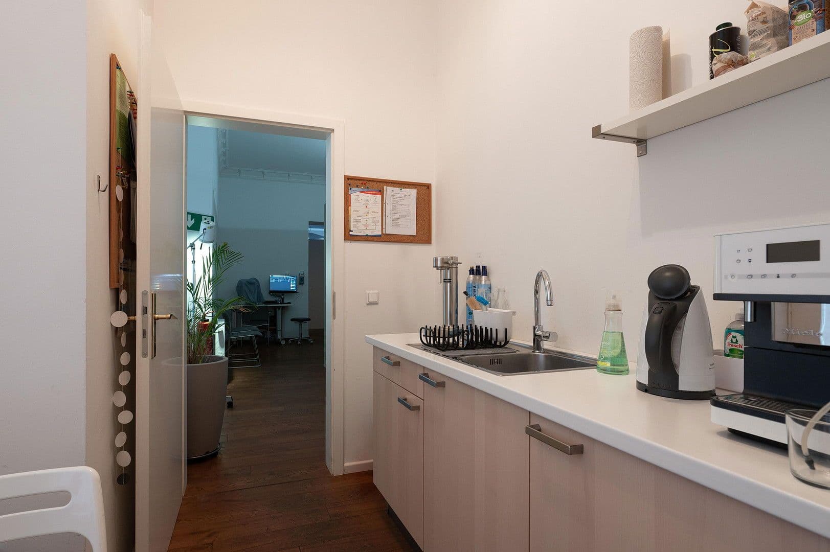 Predaj kancelárie 137 m², Erich-Weinert-Str. 5, Berlin, Berlín Predaj kancelárie 137 m², Erich-Weinert-Str. 5, Berlin, Berlín