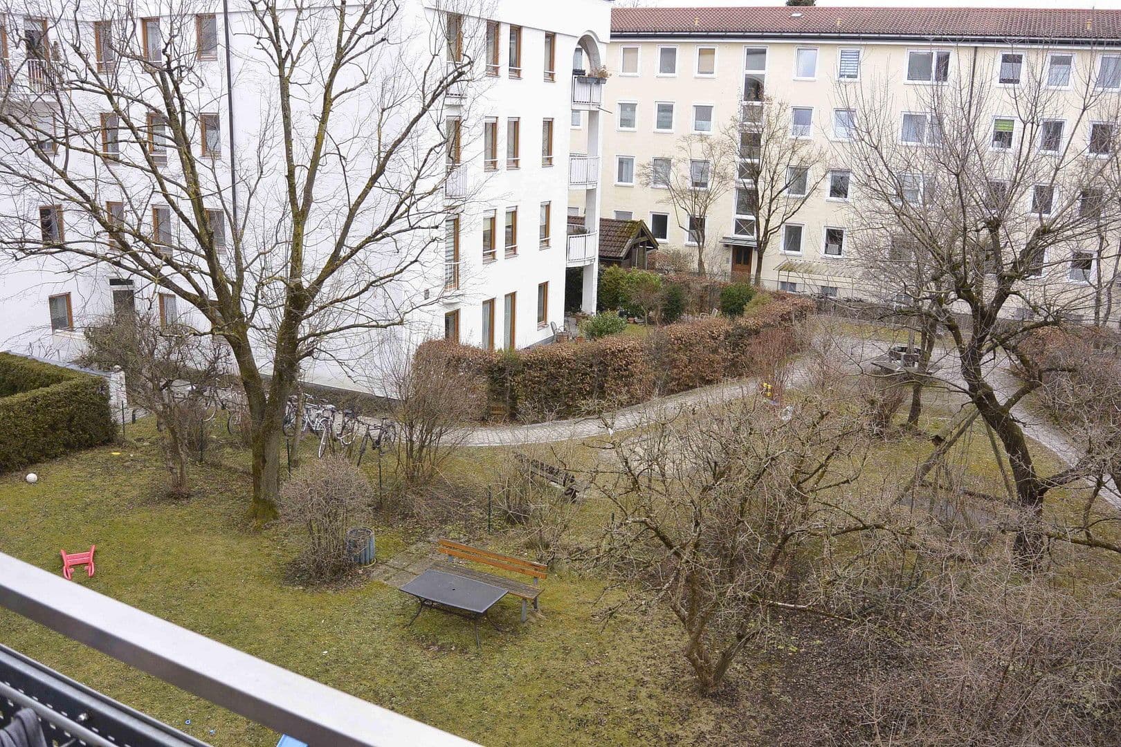 Prenájom bytu 2-izbový 65 m², München, Bavorsko Prenájom bytu 2-izbový 65 m², München, Bavorsko