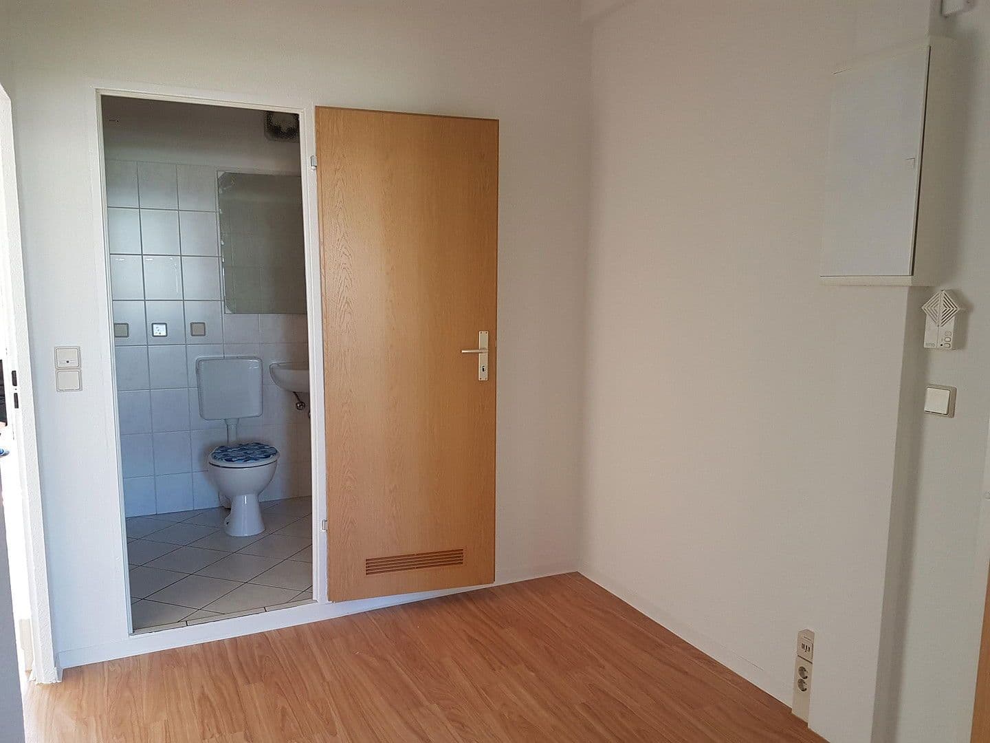 Predaj bytu 3-izbový 64 m², Otto - Dix - Ring 38, Dresden, Sasko Predaj bytu 3-izbový 64 m², Otto - Dix - Ring 38, Dresden, Sasko