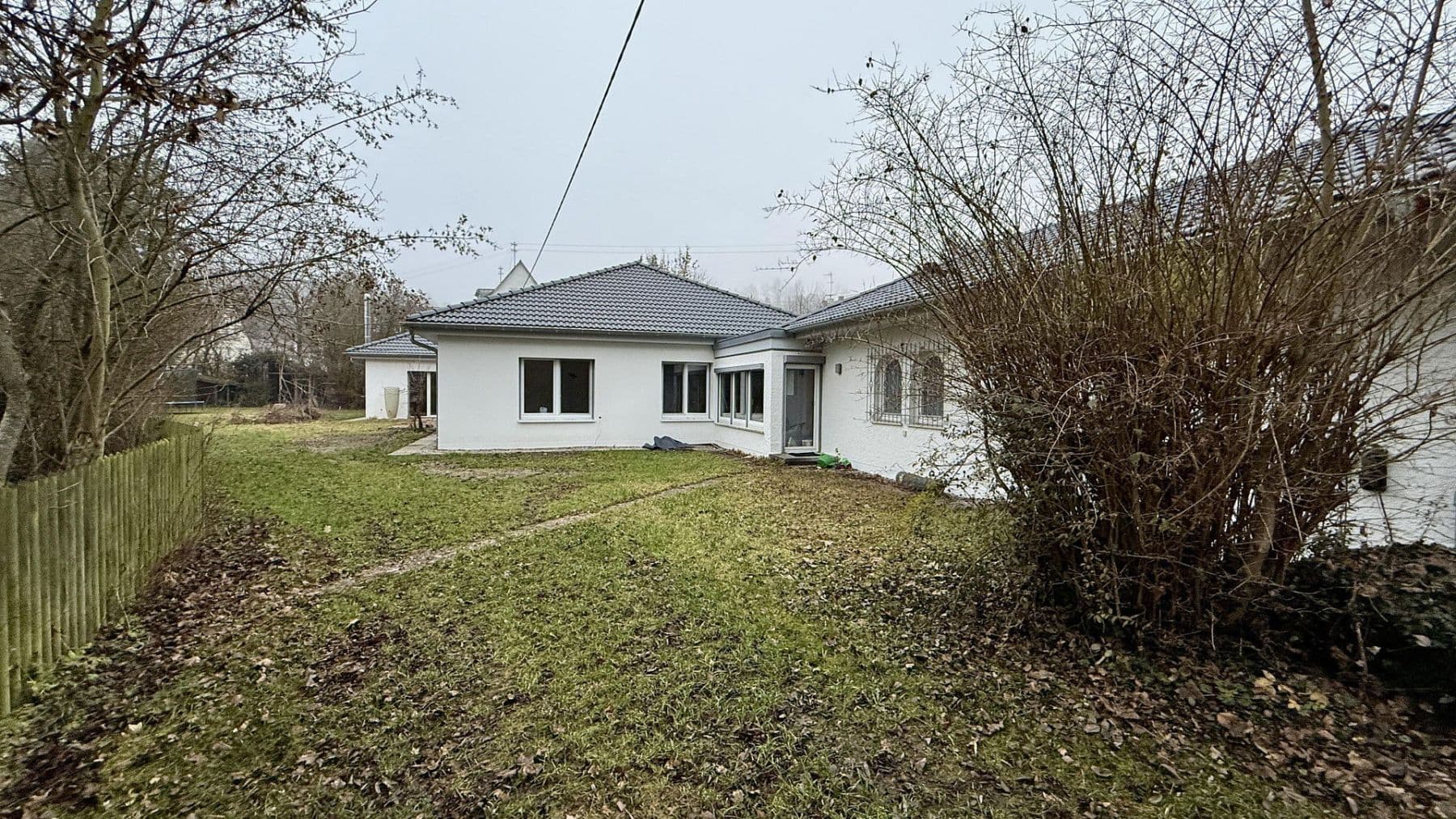 Predaj domu 240 m², pozemek 2.800 m², Sigmaringen, Bádensko-Wurttembersko Predaj domu 240 m², pozemek 2.800 m², Sigmaringen, Bádensko-Wurttembersko
