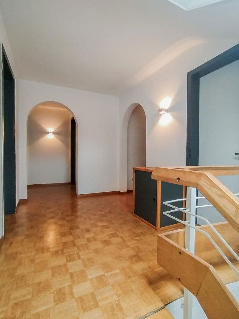Predaj domu 259 m², pozemek 843 m², Kirchheim unter Teck, Bádensko-Wurttembersko Predaj domu 259 m², pozemek 843 m², Kirchheim unter Teck, Bádensko-Wurttembersko