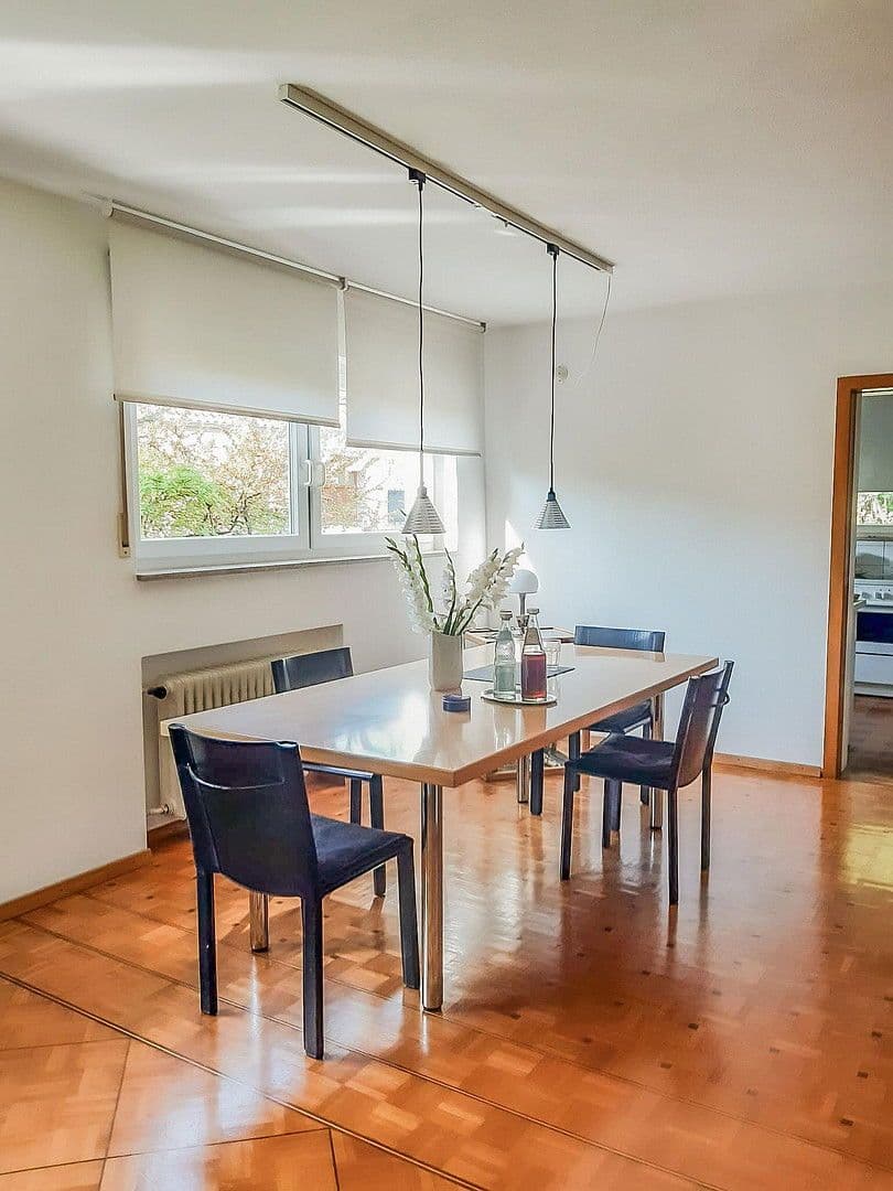 Predaj domu 259 m², pozemek 843 m², Kirchheim unter Teck, Bádensko-Wurttembersko Predaj domu 259 m², pozemek 843 m², Kirchheim unter Teck, Bádensko-Wurttembersko