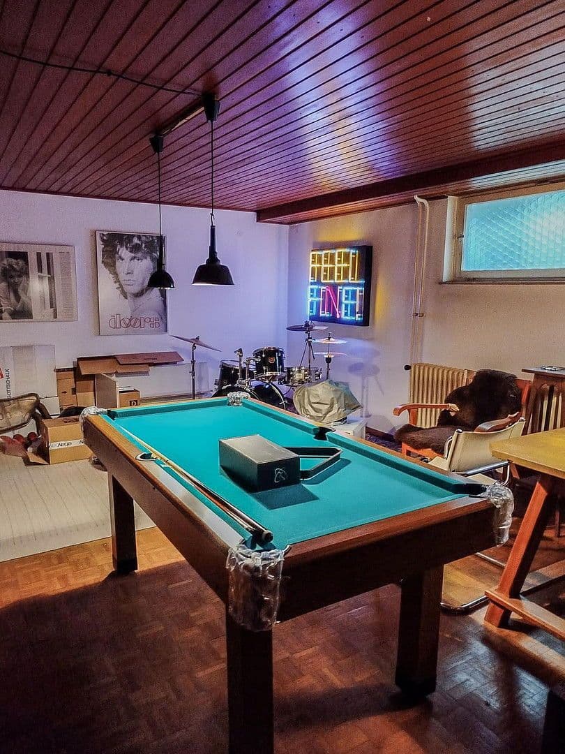 Predaj domu 259 m², pozemek 843 m², Kirchheim unter Teck, Bádensko-Wurttembersko Predaj domu 259 m², pozemek 843 m², Kirchheim unter Teck, Bádensko-Wurttembersko