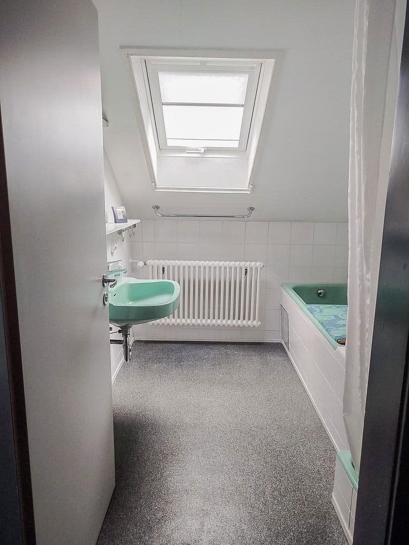 Predaj domu 259 m², pozemek 843 m², Kirchheim unter Teck, Bádensko-Wurttembersko Predaj domu 259 m², pozemek 843 m², Kirchheim unter Teck, Bádensko-Wurttembersko