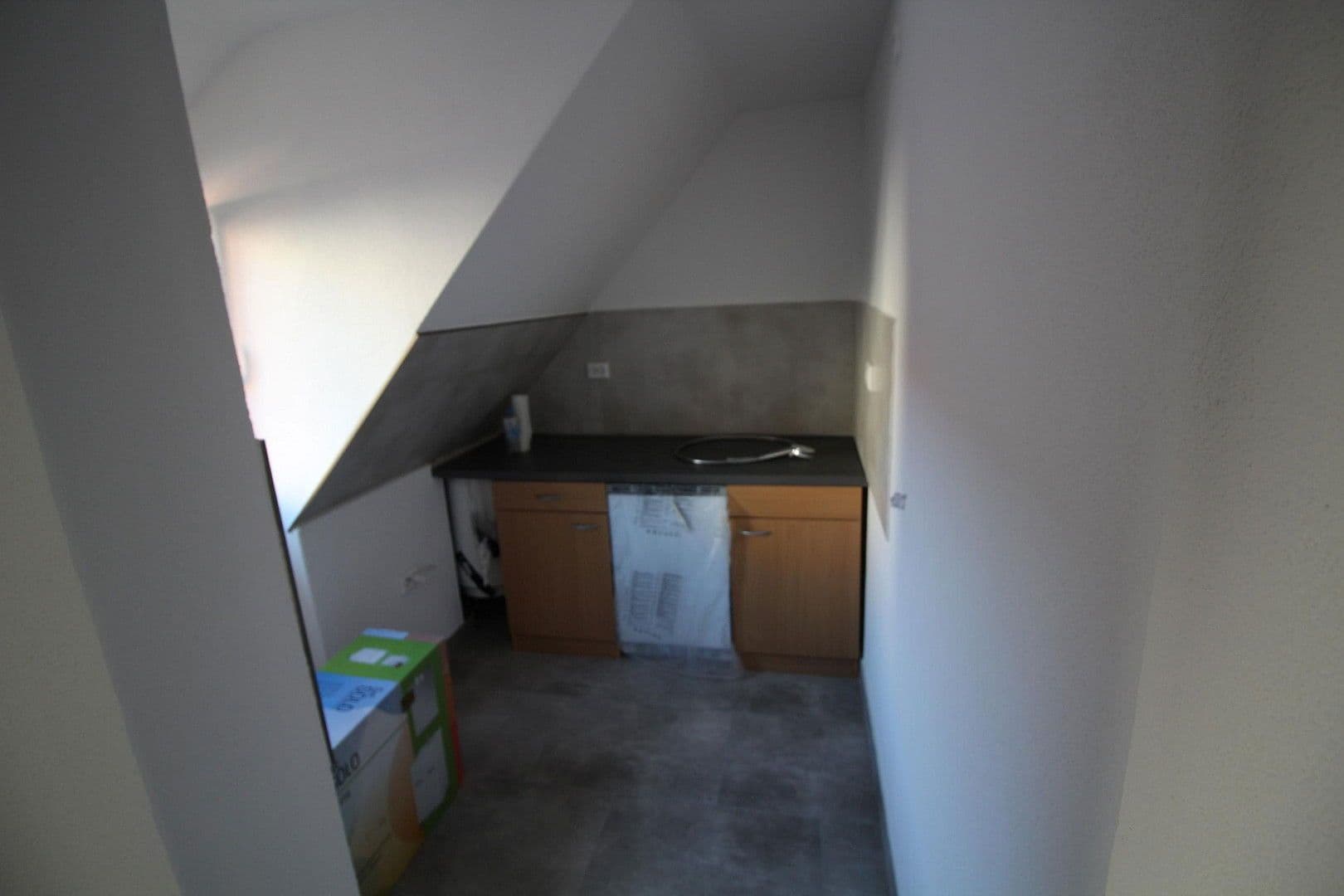 Prenájom bytu 3-izbový 48 m², Stuttgart, Bádensko-Wurttembersko Prenájom bytu 3-izbový 48 m², Stuttgart, Bádensko-Wurttembersko