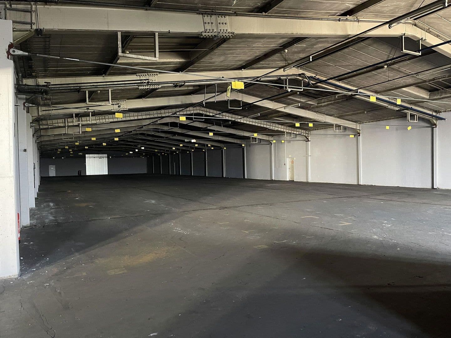 Prenájom nebytového priestoru 5.830 m², Im Gewerbepark 1, Hunderdorf, Bavorsko Prenájom nebytového priestoru 5.830 m², Im Gewerbepark 1, Hunderdorf, Bavorsko