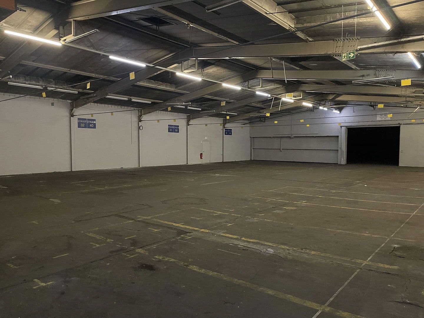 Prenájom nebytového priestoru 5.830 m², Im Gewerbepark 1, Hunderdorf, Bavorsko Prenájom nebytového priestoru 5.830 m², Im Gewerbepark 1, Hunderdorf, Bavorsko