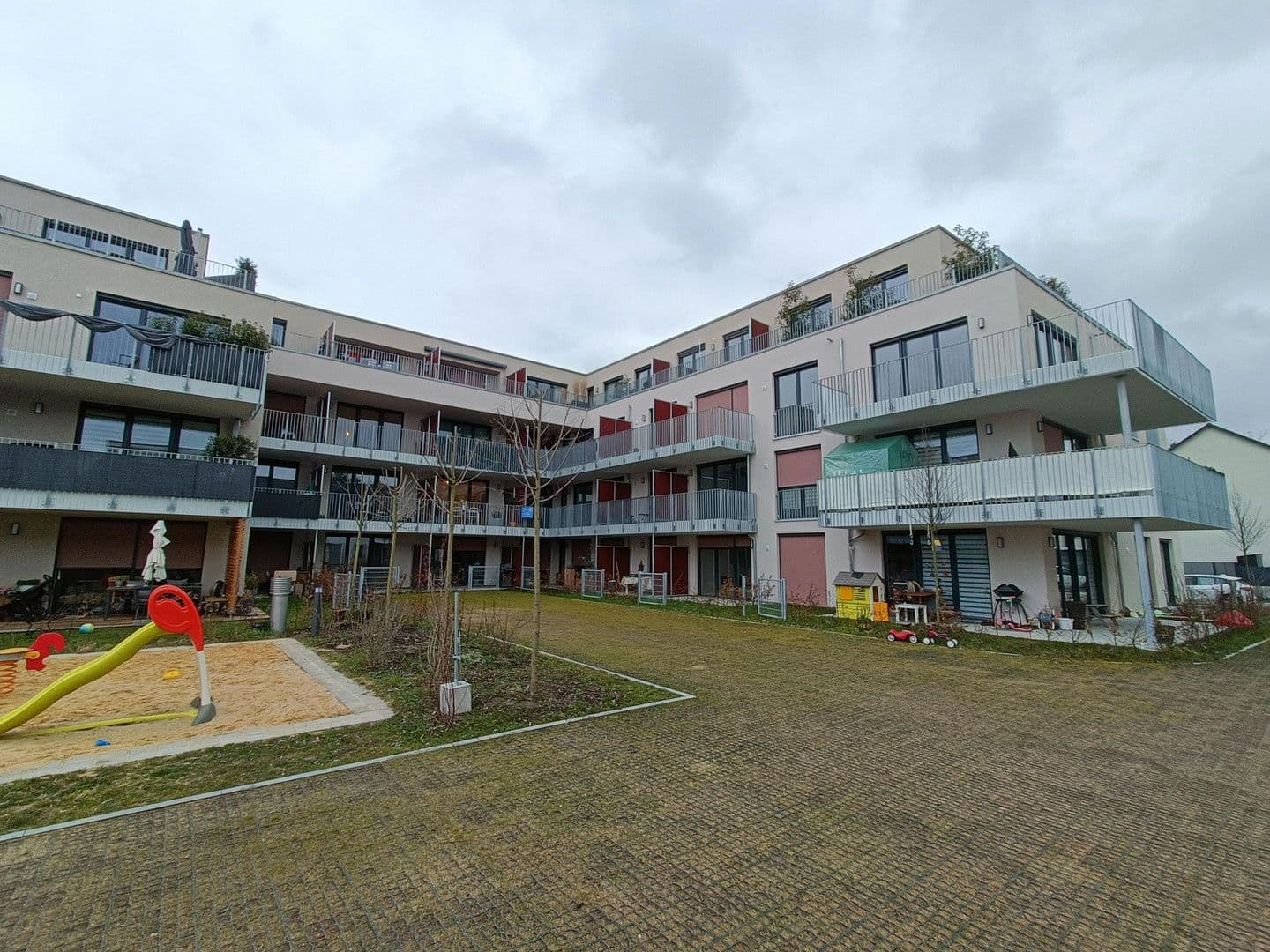 Prenájom bytu 4-izbový 127 m², Schuckertstraße 19, Fürth, Bavorsko Prenájom bytu 4-izbový 127 m², Schuckertstraße 19, Fürth, Bavorsko