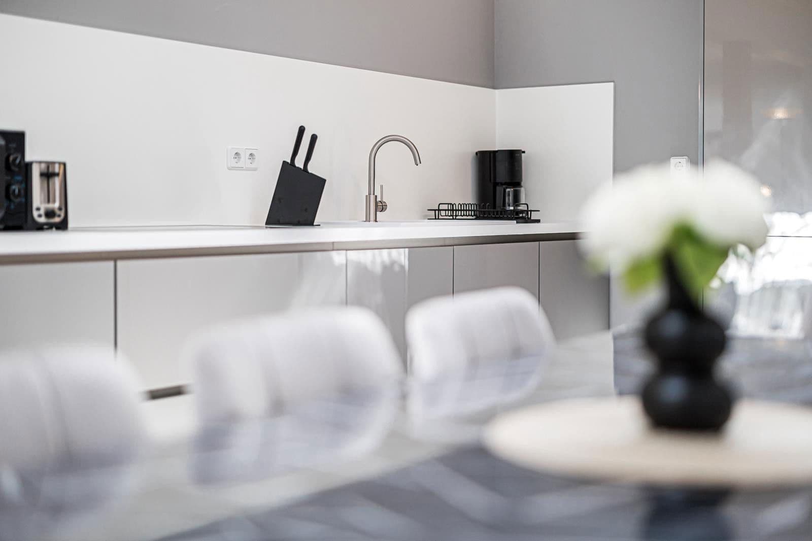 Predaj domu 1.560 m², pozemek 1.070 m², Landsberger Straße 65, Halle, Sasko-Anhaltsko Predaj domu 1.560 m², pozemek 1.070 m², Landsberger Straße 65, Halle, Sasko-Anhaltsko