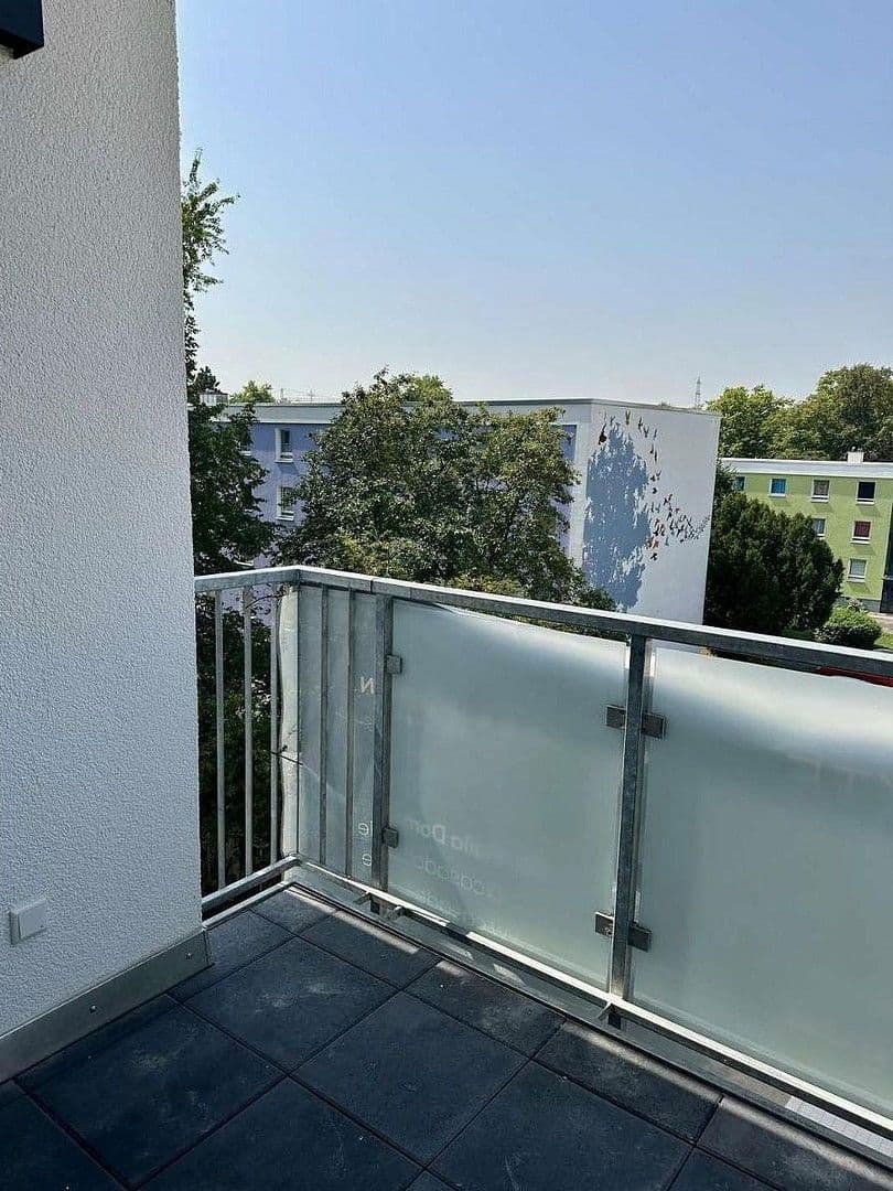 Prenájom bytu 3-izbový 77 m², Frankfurt, Hesensko Prenájom bytu 3-izbový 77 m², Frankfurt, Hesensko