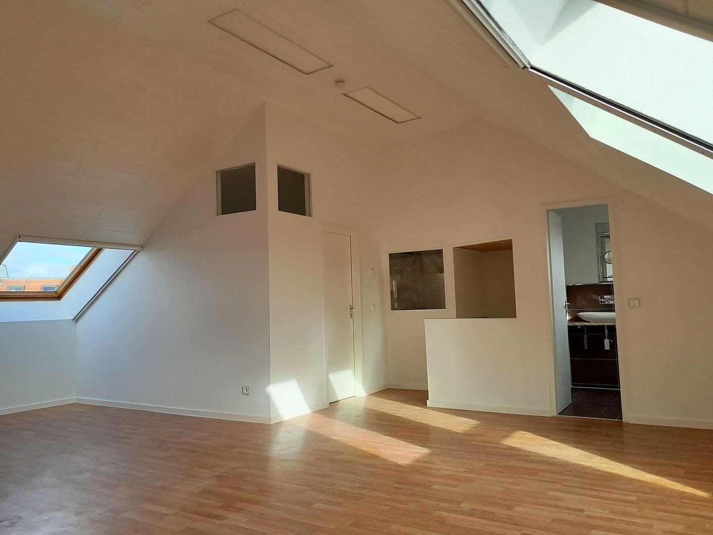 Predaj bytu 3-izbový 95 m², Leipzig, Sasko Predaj bytu 3-izbový 95 m², Leipzig, Sasko