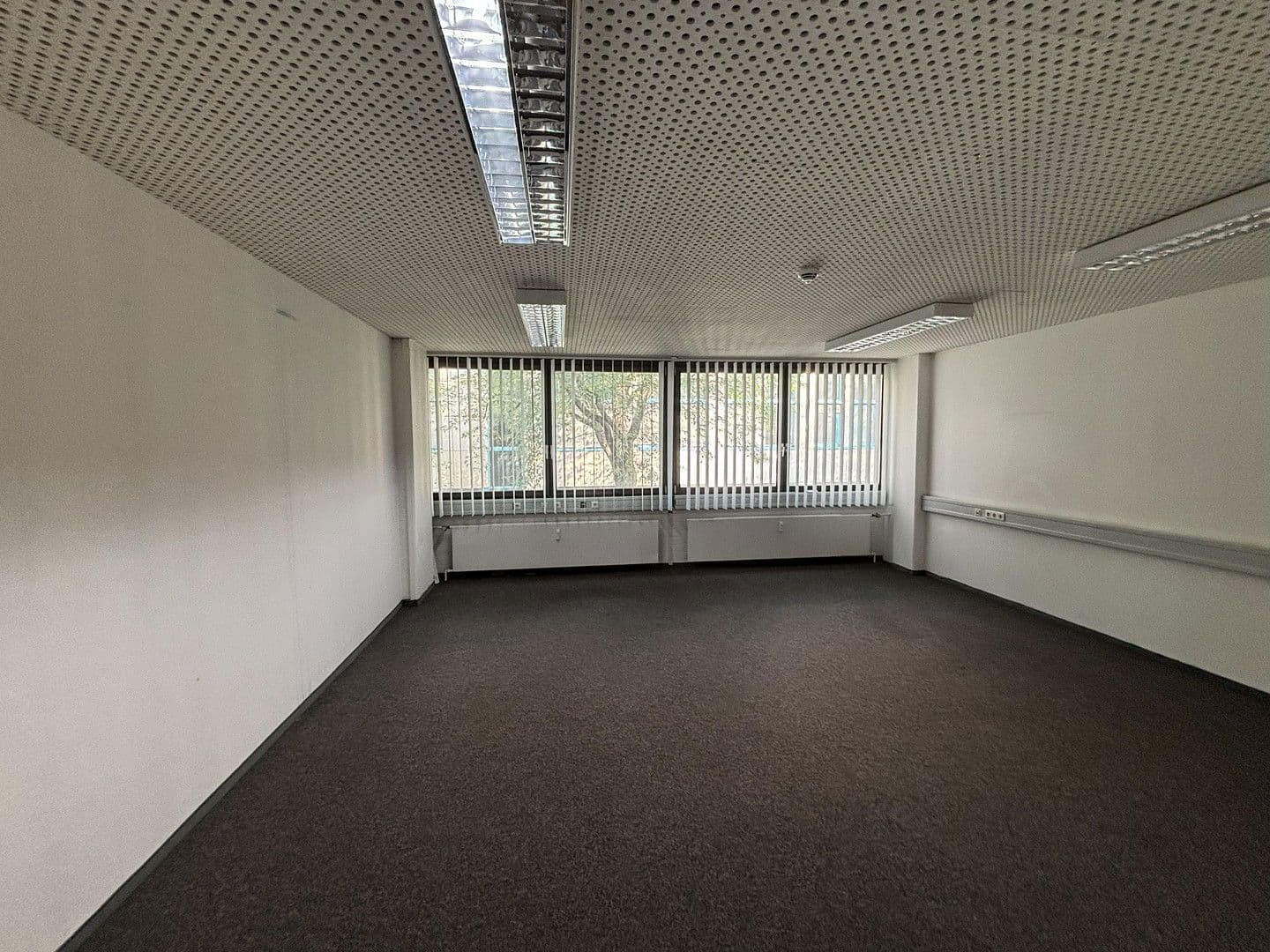 Prenájom kancelárie 120 m², Münsterstrasse 330, Düsseldorf, Severné Porýnie - Westfálsko Prenájom kancelárie 120 m², Münsterstrasse 330, Düsseldorf, Severné Porýnie - Westfálsko