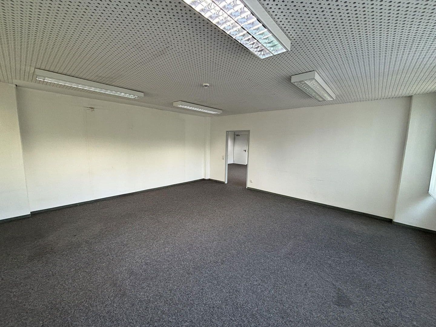 Prenájom kancelárie 120 m², Münsterstrasse 330, Düsseldorf, Severné Porýnie - Westfálsko Prenájom kancelárie 120 m², Münsterstrasse 330, Düsseldorf, Severné Porýnie - Westfálsko