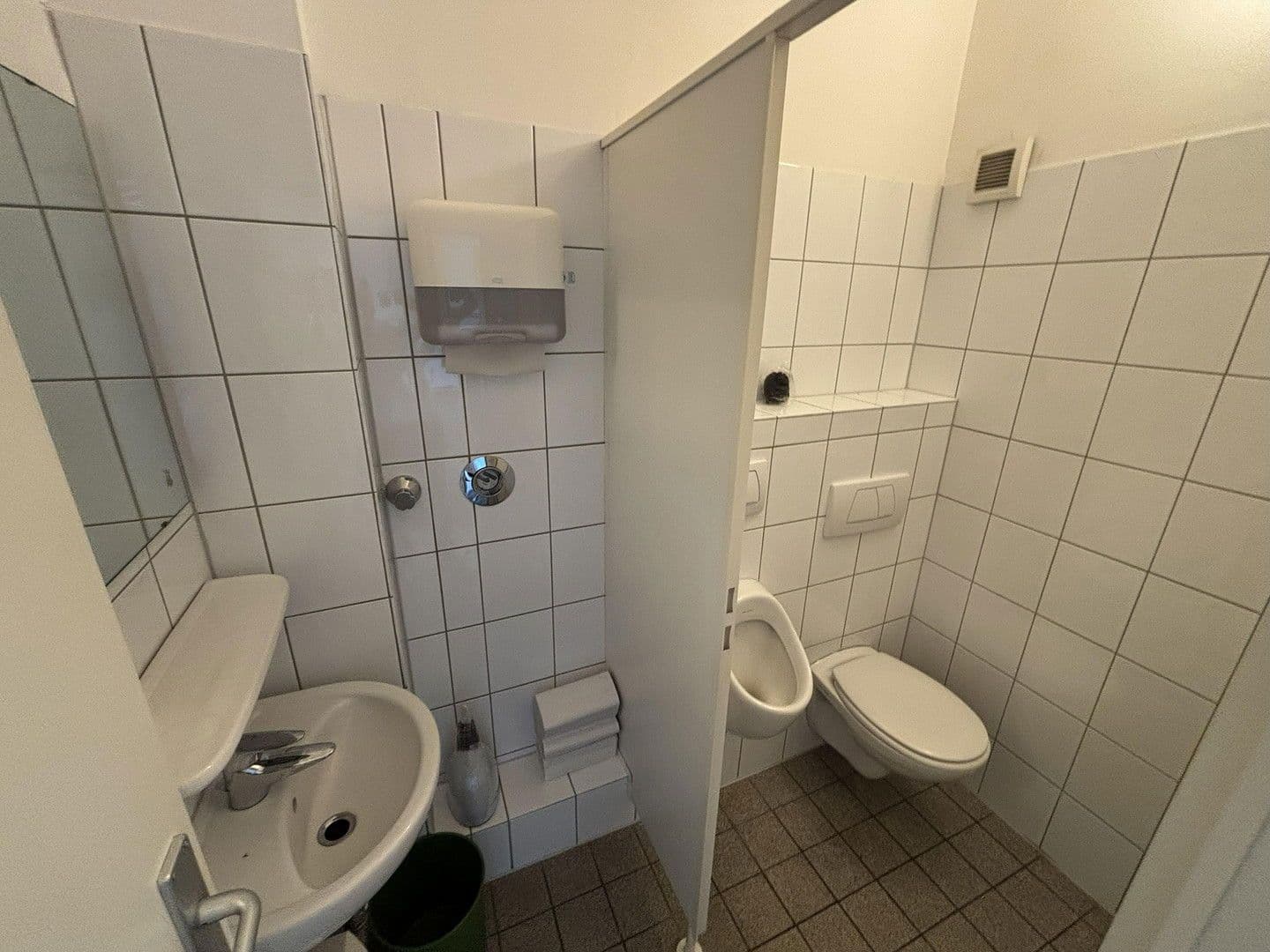 Prenájom kancelárie 120 m², Münsterstrasse 330, Düsseldorf, Severné Porýnie - Westfálsko Prenájom kancelárie 120 m², Münsterstrasse 330, Düsseldorf, Severné Porýnie - Westfálsko