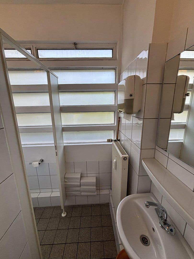 Prenájom kancelárie 120 m², Münsterstrasse 330, Düsseldorf, Severné Porýnie - Westfálsko Prenájom kancelárie 120 m², Münsterstrasse 330, Düsseldorf, Severné Porýnie - Westfálsko