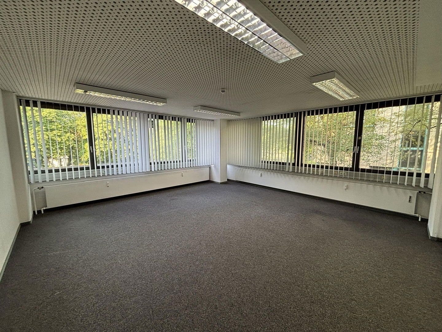 Prenájom kancelárie 120 m², Münsterstrasse 330, Düsseldorf, Severné Porýnie - Westfálsko Prenájom kancelárie 120 m², Münsterstrasse 330, Düsseldorf, Severné Porýnie - Westfálsko