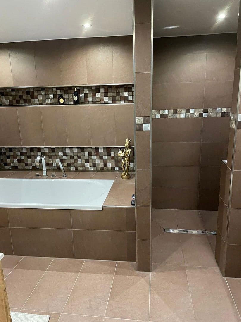 Predaj bytu 5-izbový 220 m², Krummhörn, Dolné Sasko Predaj bytu 5-izbový 220 m², Krummhörn, Dolné Sasko