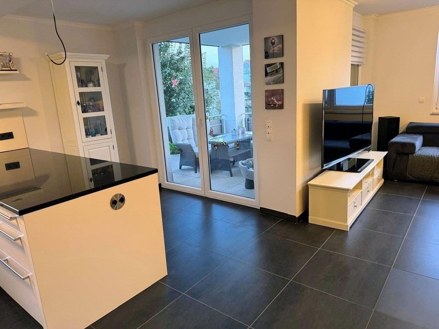 Prenájom bytu 4-izbový 117 m², Ludwigshafen, Porýnie-Falcko Prenájom bytu 4-izbový 117 m², Ludwigshafen, Porýnie-Falcko