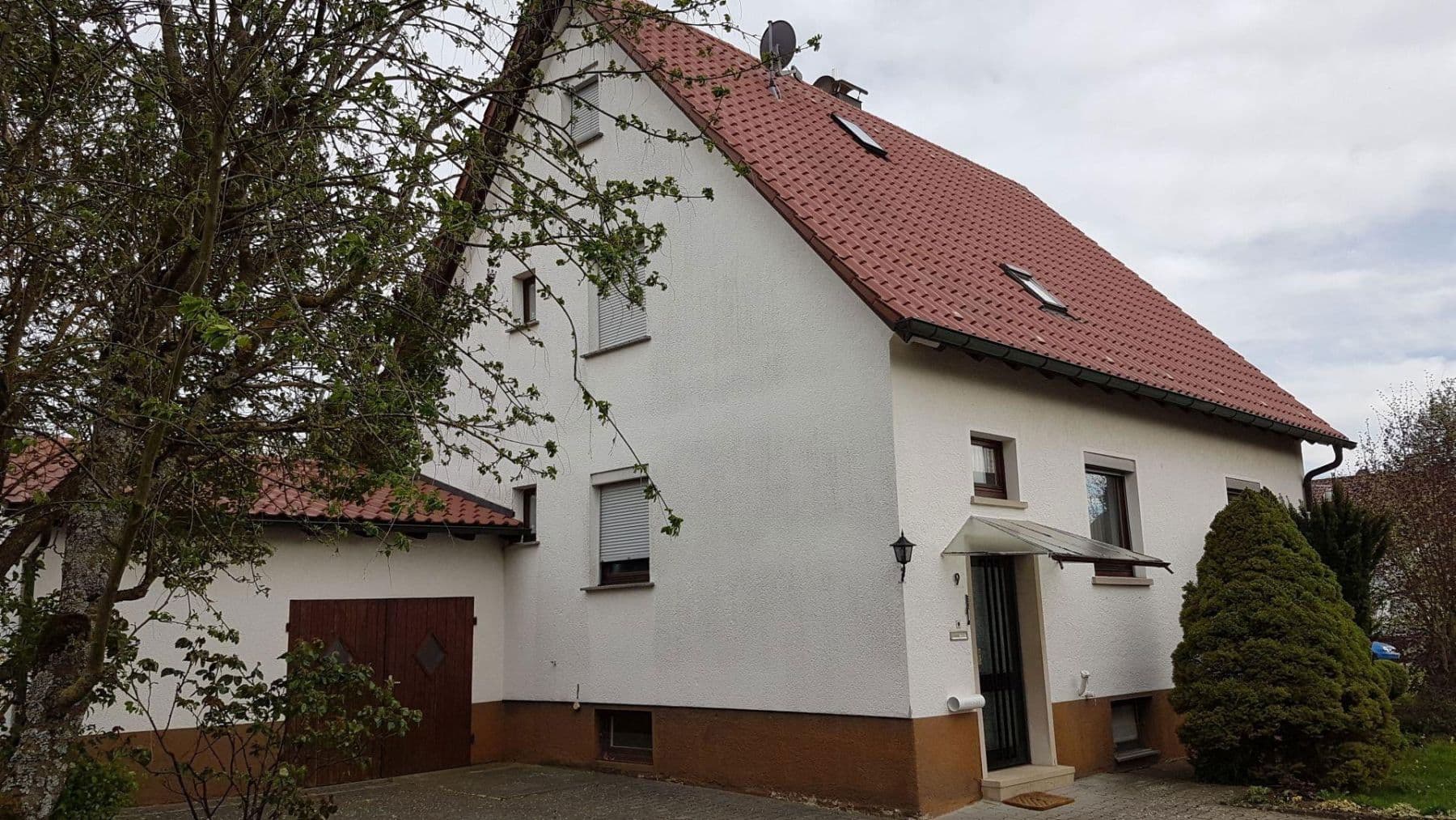 Predaj domu 123 m², pozemek 1.238 m², Uhlandstaße 9, Grabenstetten, Bádensko-Wurttembersko Predaj domu 123 m², pozemek 1.238 m², Uhlandstaße 9, Grabenstetten, Bádensko-Wurttembersko