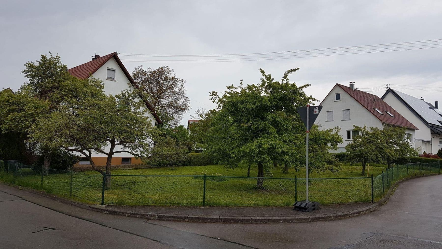 Predaj domu 123 m², pozemek 1.238 m², Uhlandstaße 9, Grabenstetten, Bádensko-Wurttembersko Predaj domu 123 m², pozemek 1.238 m², Uhlandstaße 9, Grabenstetten, Bádensko-Wurttembersko