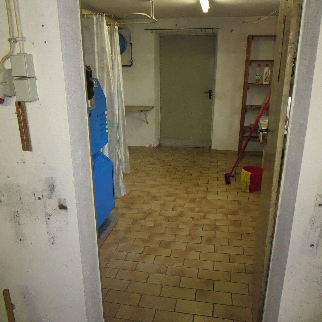 Predaj domu 123 m², pozemek 1.238 m², Uhlandstaße 9, Grabenstetten, Bádensko-Wurttembersko Predaj domu 123 m², pozemek 1.238 m², Uhlandstaße 9, Grabenstetten, Bádensko-Wurttembersko