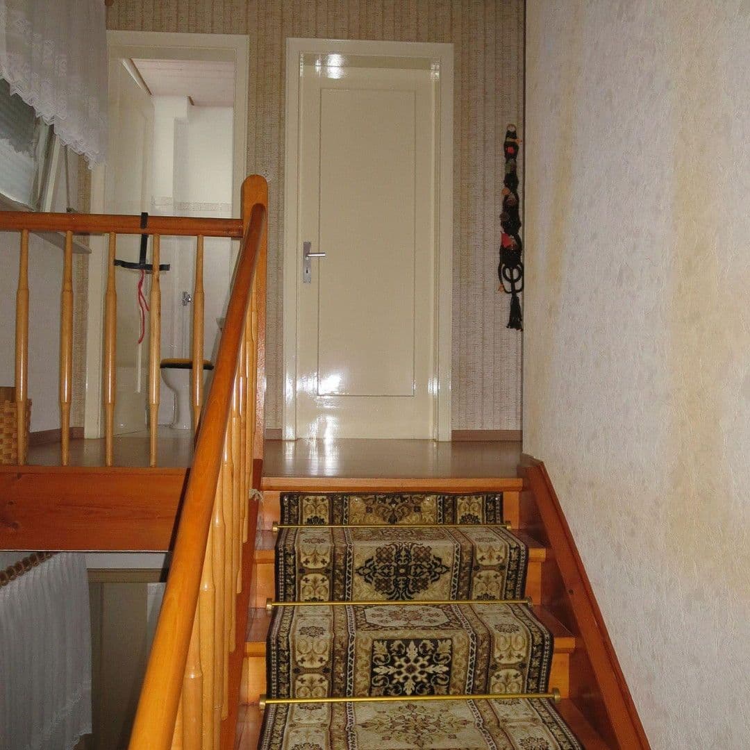 Predaj domu 123 m², pozemek 1.238 m², Uhlandstaße 9, Grabenstetten, Bádensko-Wurttembersko Predaj domu 123 m², pozemek 1.238 m², Uhlandstaße 9, Grabenstetten, Bádensko-Wurttembersko