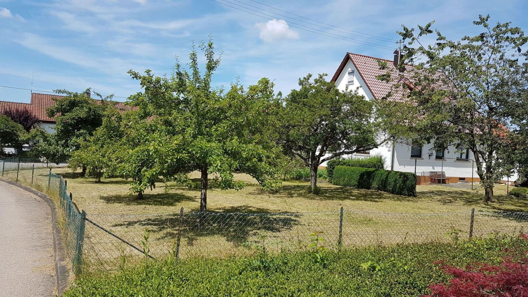 Predaj domu 123 m², pozemek 1.238 m², Uhlandstaße 9, Grabenstetten, Bádensko-Wurttembersko Predaj domu 123 m², pozemek 1.238 m², Uhlandstaße 9, Grabenstetten, Bádensko-Wurttembersko