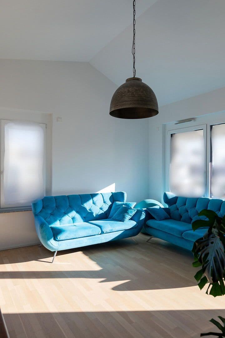 Predaj domu 147 m², pozemek 182 m², Leinfelden-Echterdingen, Bádensko-Wurttembersko Predaj domu 147 m², pozemek 182 m², Leinfelden-Echterdingen, Bádensko-Wurttembersko